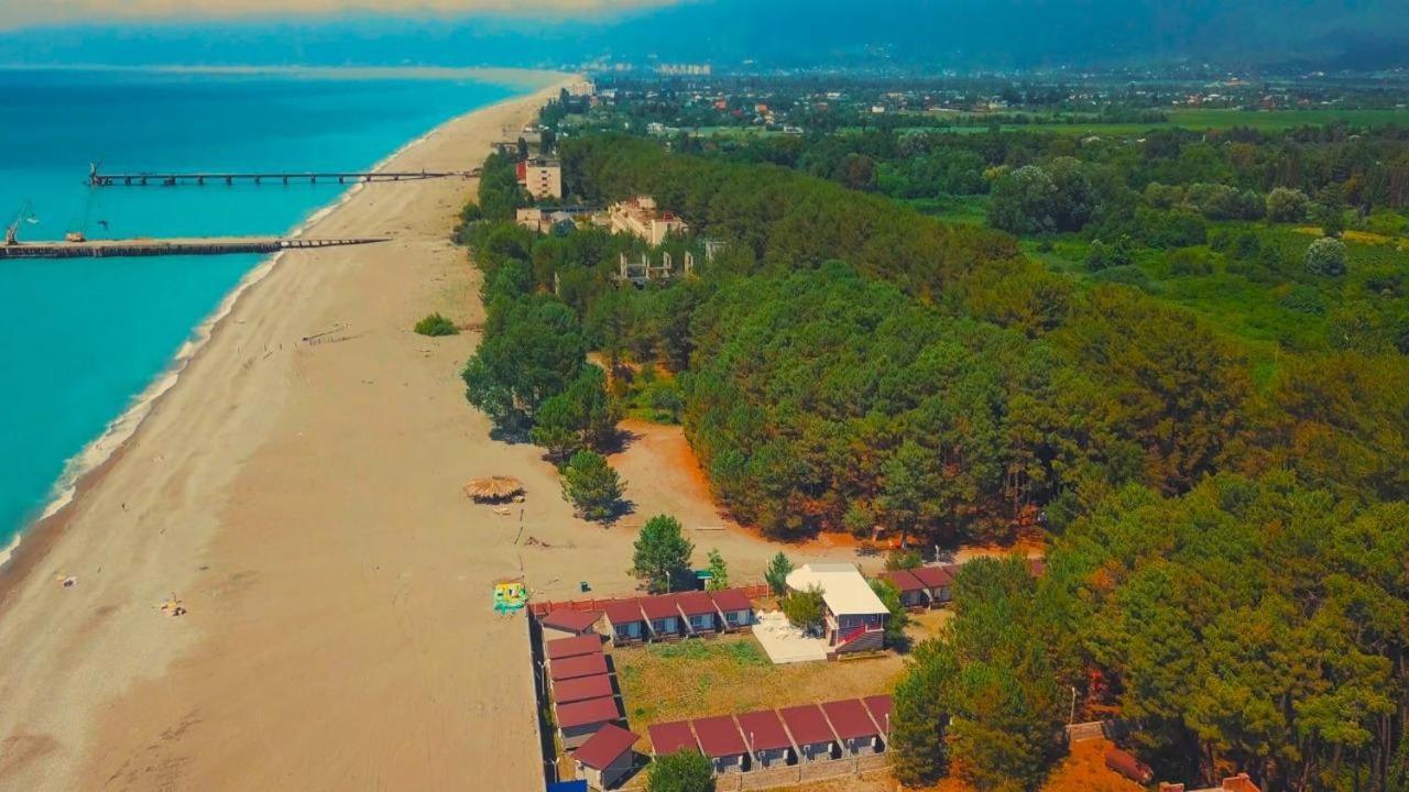 Ostrov Park-Hotel Pițunda Exterior foto
